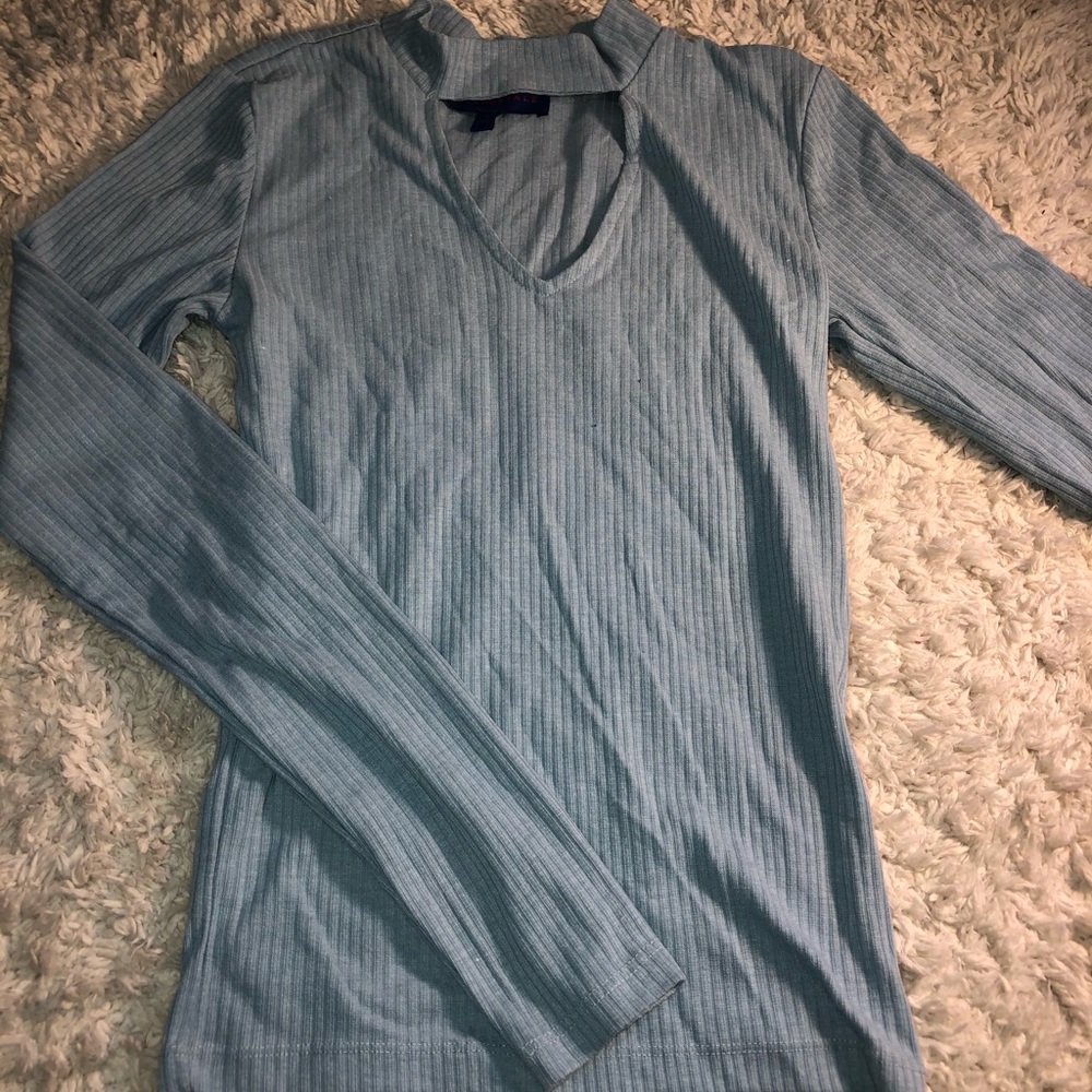 Edgy v neck long sleeve shirt worn once